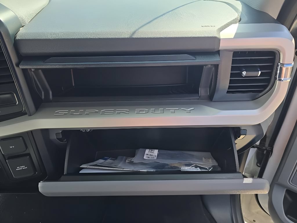Used 2024 Ford F250 XLT AWD/4WD image 12