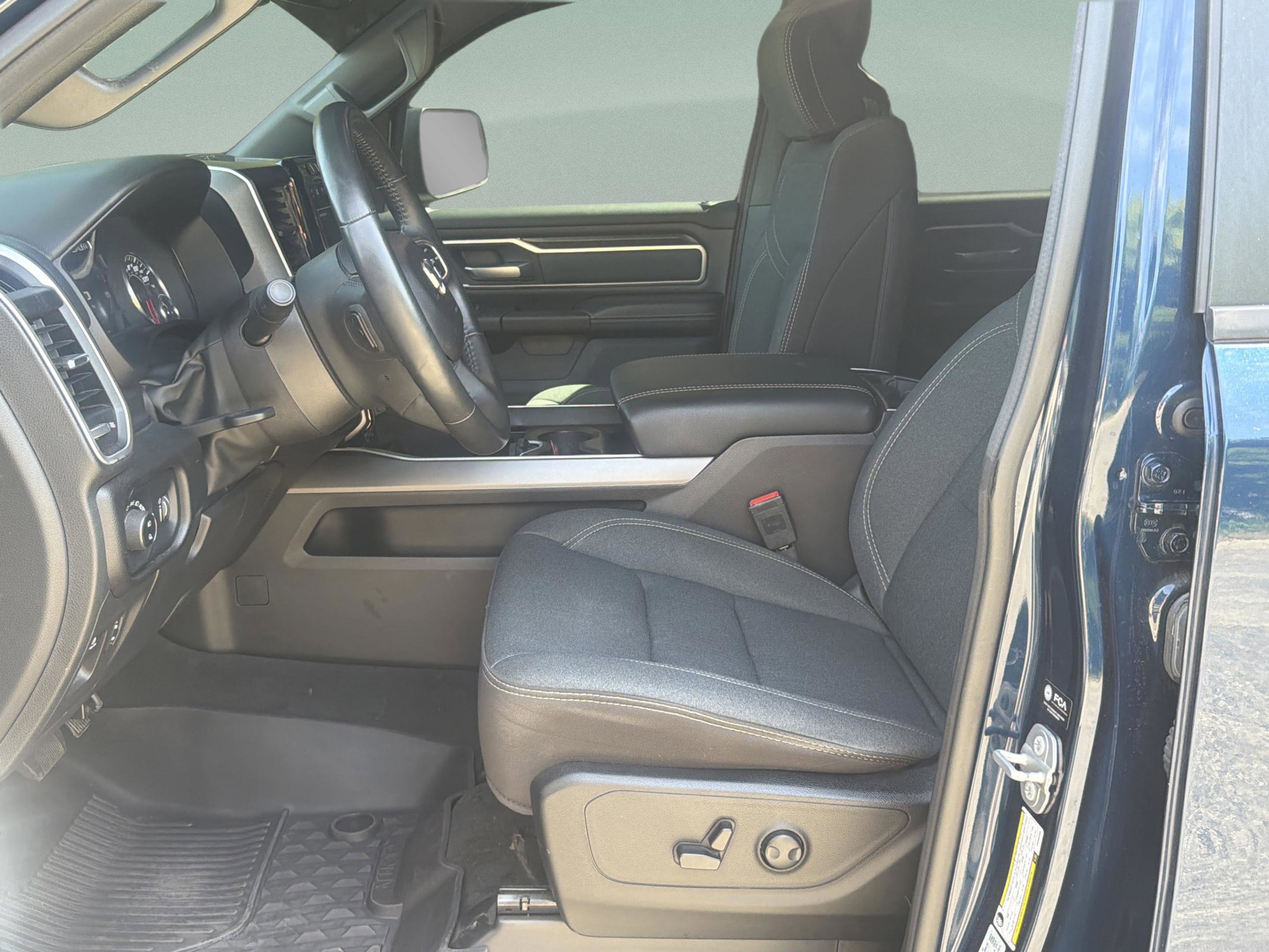 Used 2023 RAM 1500 Big Horn AWD/4WD image 18
