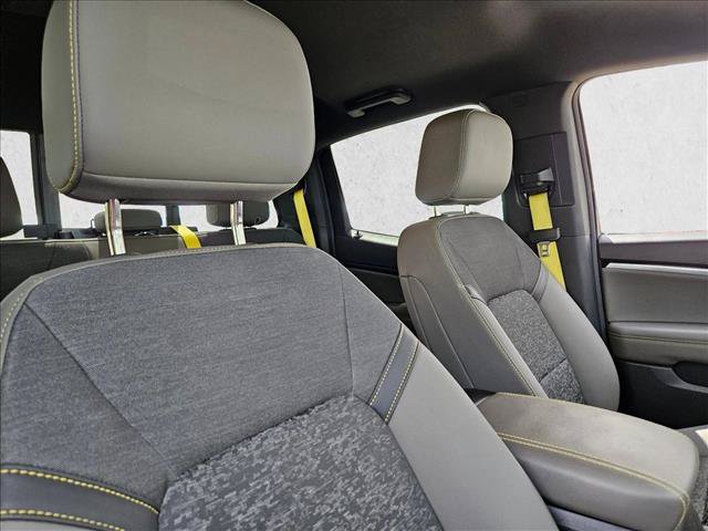 Used 2024 Chevrolet Colorado ZR2 w/ Technology Package AWD/4WD image 19