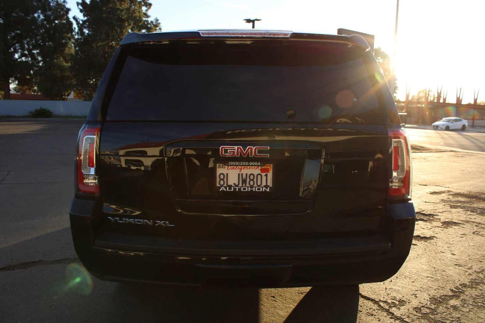 Used 2019 GMC Yukon XL SLT w/ Graphite Performance Edition image 32