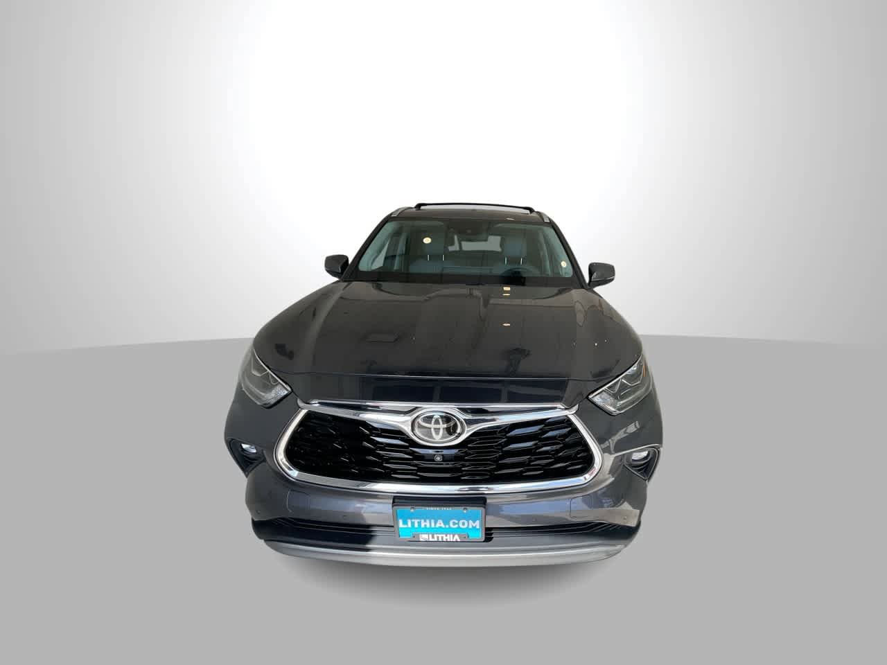 Used 2021 Toyota Highlander Platinum AWD/4WD image 3