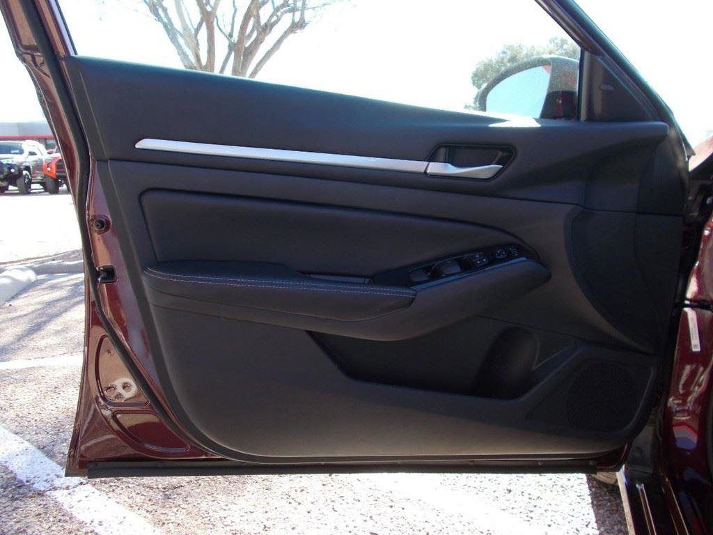Used 2024 Nissan Altima 2.5 SL image 15
