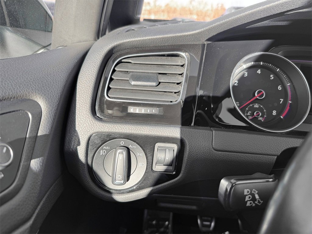 Used 2019 Volkswagen GTI Rabbit Edition image 14