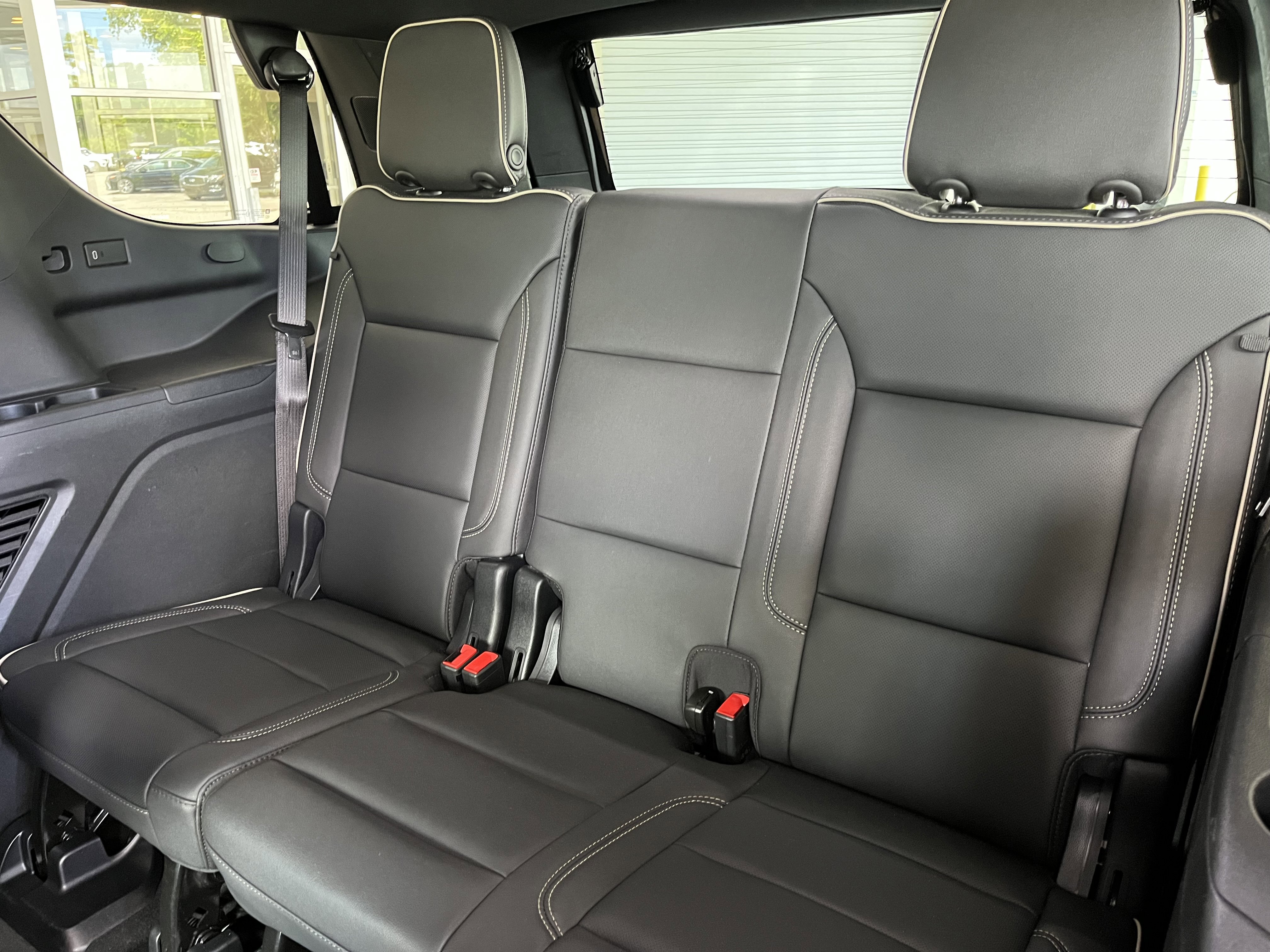 Used 2025 Chevrolet Tahoe Premier RWD image 16
