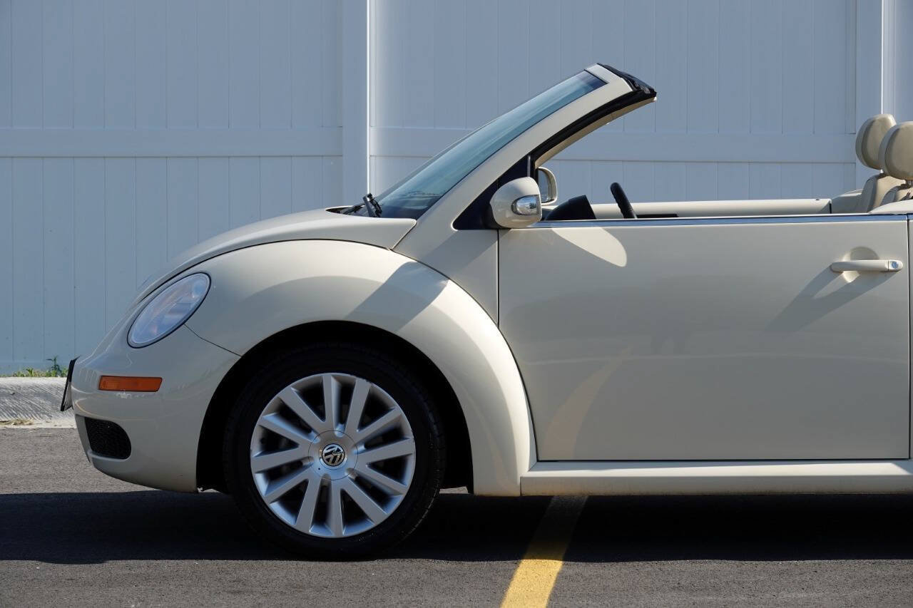 Used 2008 Volkswagen Beetle SE FWD image 10