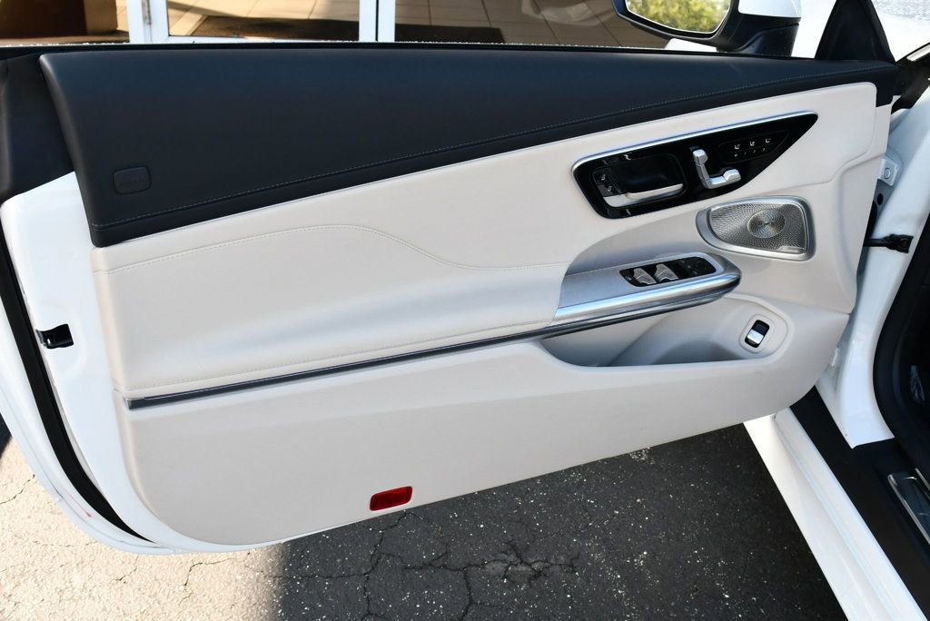 Used 2024 Mercedes-Benz CLE 450 4MATIC Cabriolet image 11