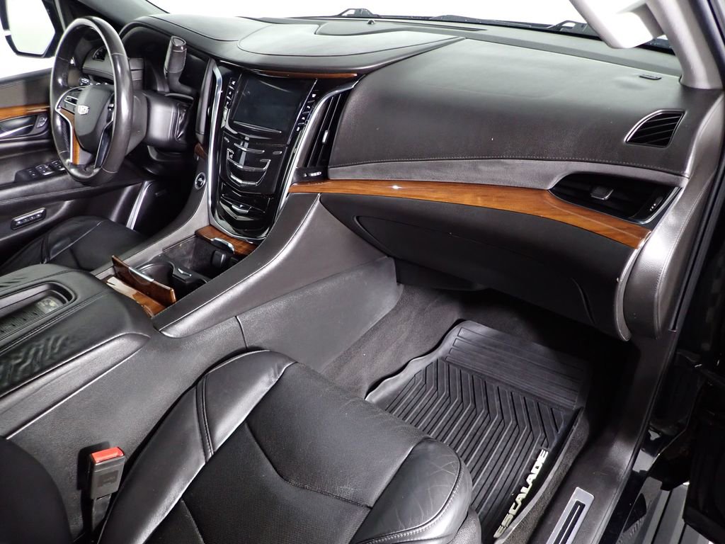 Used 2016 Cadillac Escalade Premium image 41