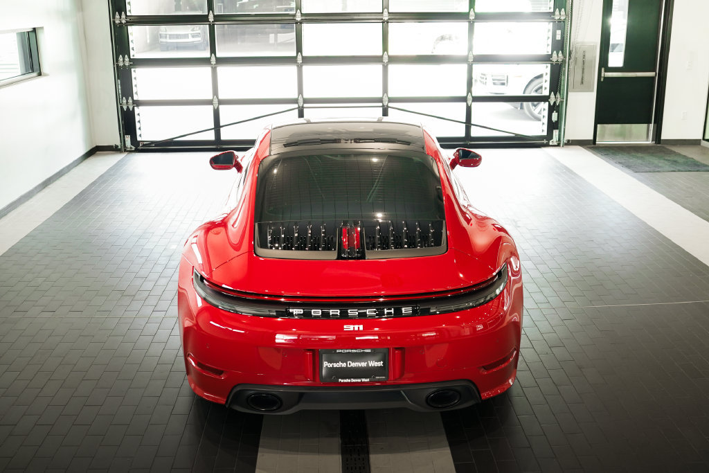 Used 2025 Porsche 911 Carrera RWD image 7