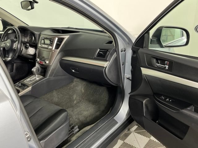 Used 2013 Subaru Outback 2.5i Premium w/ Popular Pkg 1A AWD/4WD image 28