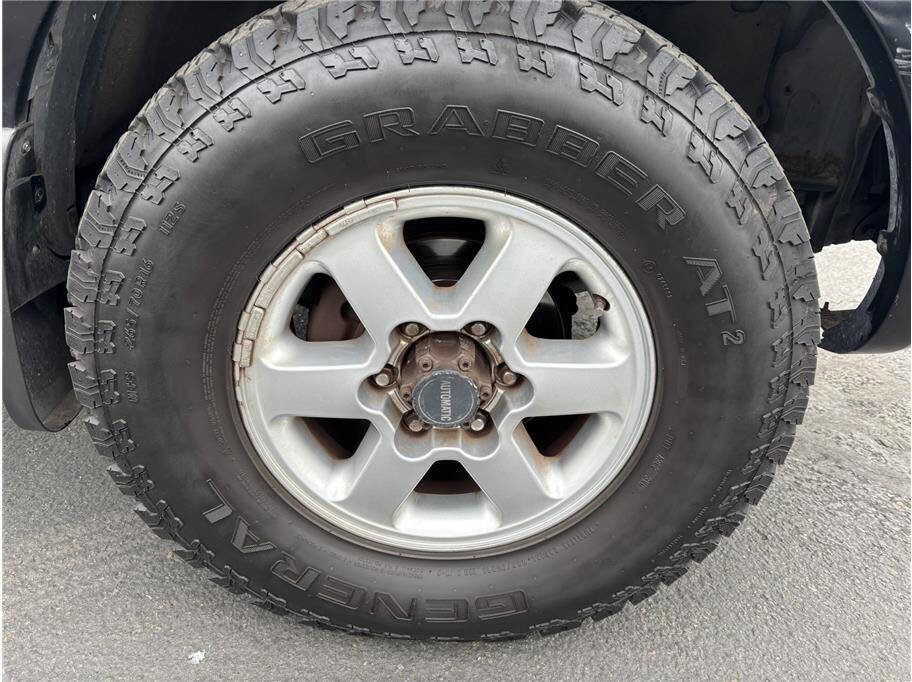 Used 2003 Nissan Frontier SVE image 16