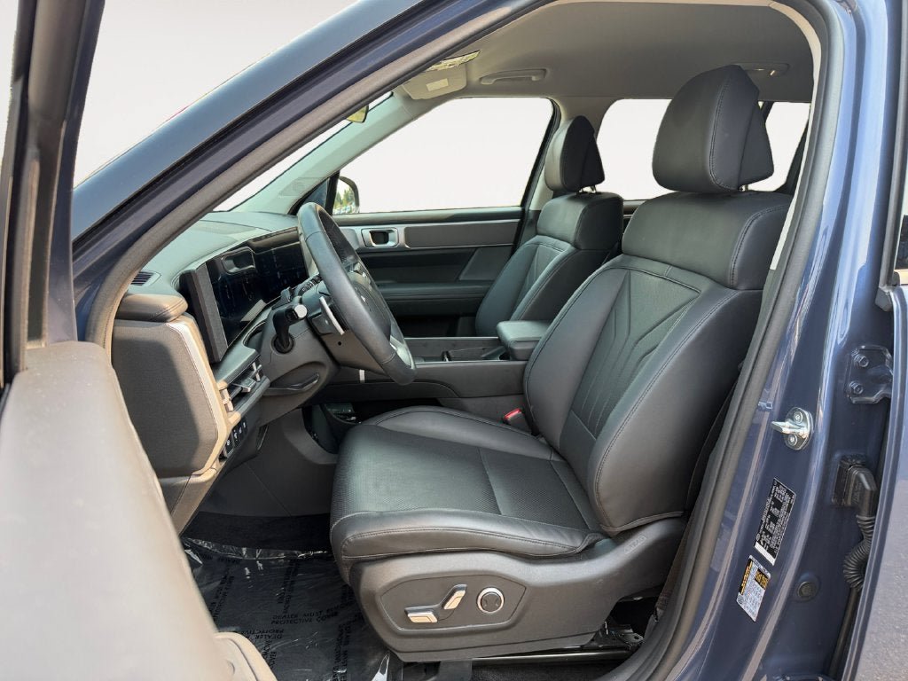 Used 2025 Hyundai Santa Fe SEL AWD/4WD image 7
