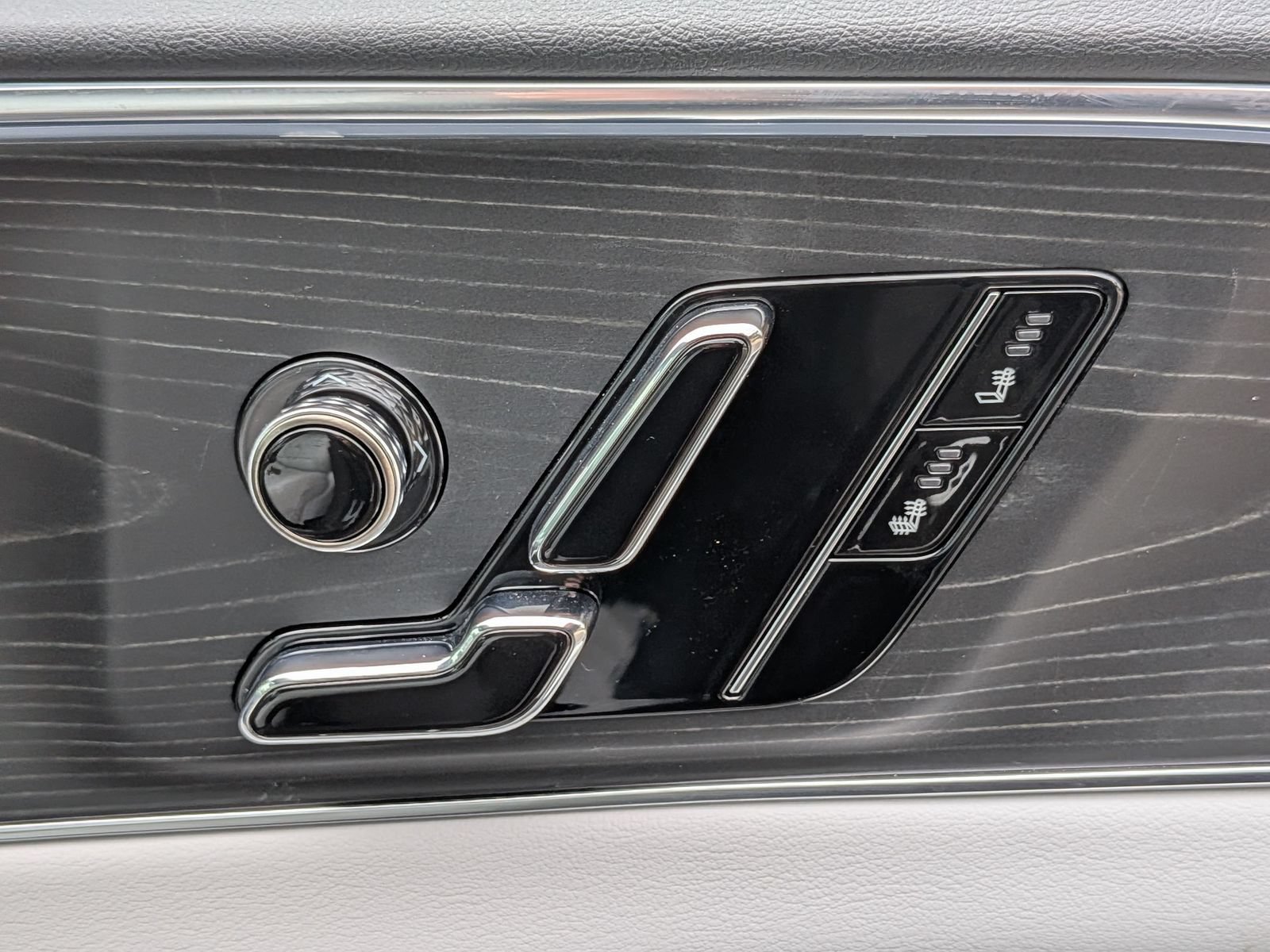 Used 2024 Cadillac Lyriq Luxury RWD image 39