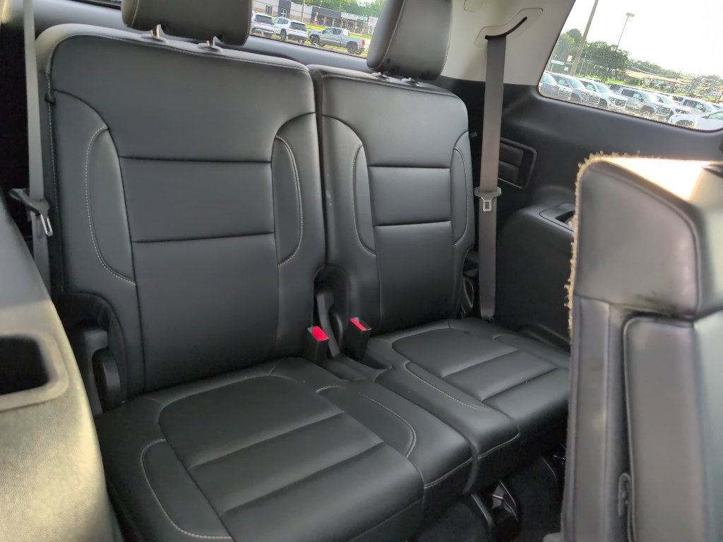 Used 2023 GMC Acadia SLT image 17