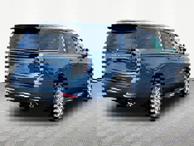 New 2026 Chevrolet Suburban Premier image 6