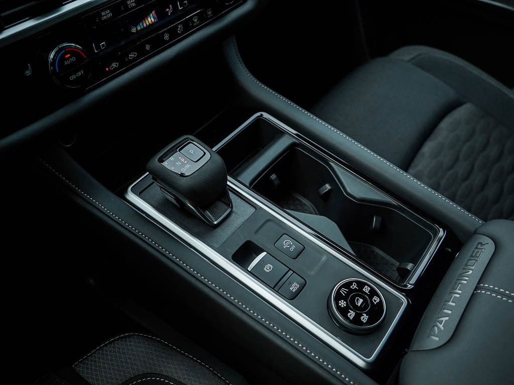 New 2025 Nissan Pathfinder SV image 28