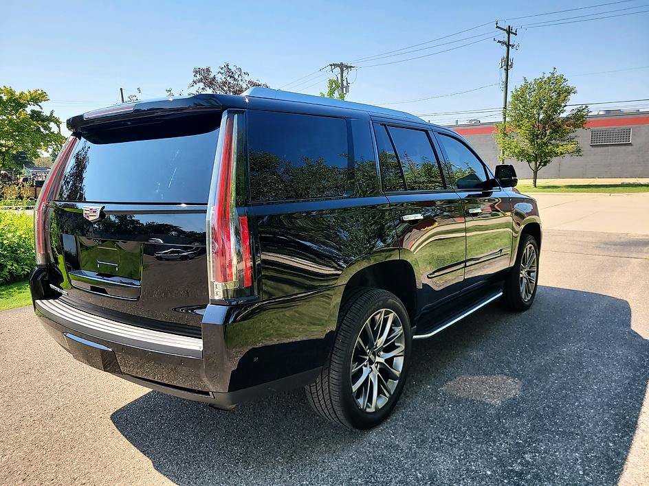 Used 2020 Cadillac Escalade Luxury w/ Escalade Sport Edition AWD/4WD image 7