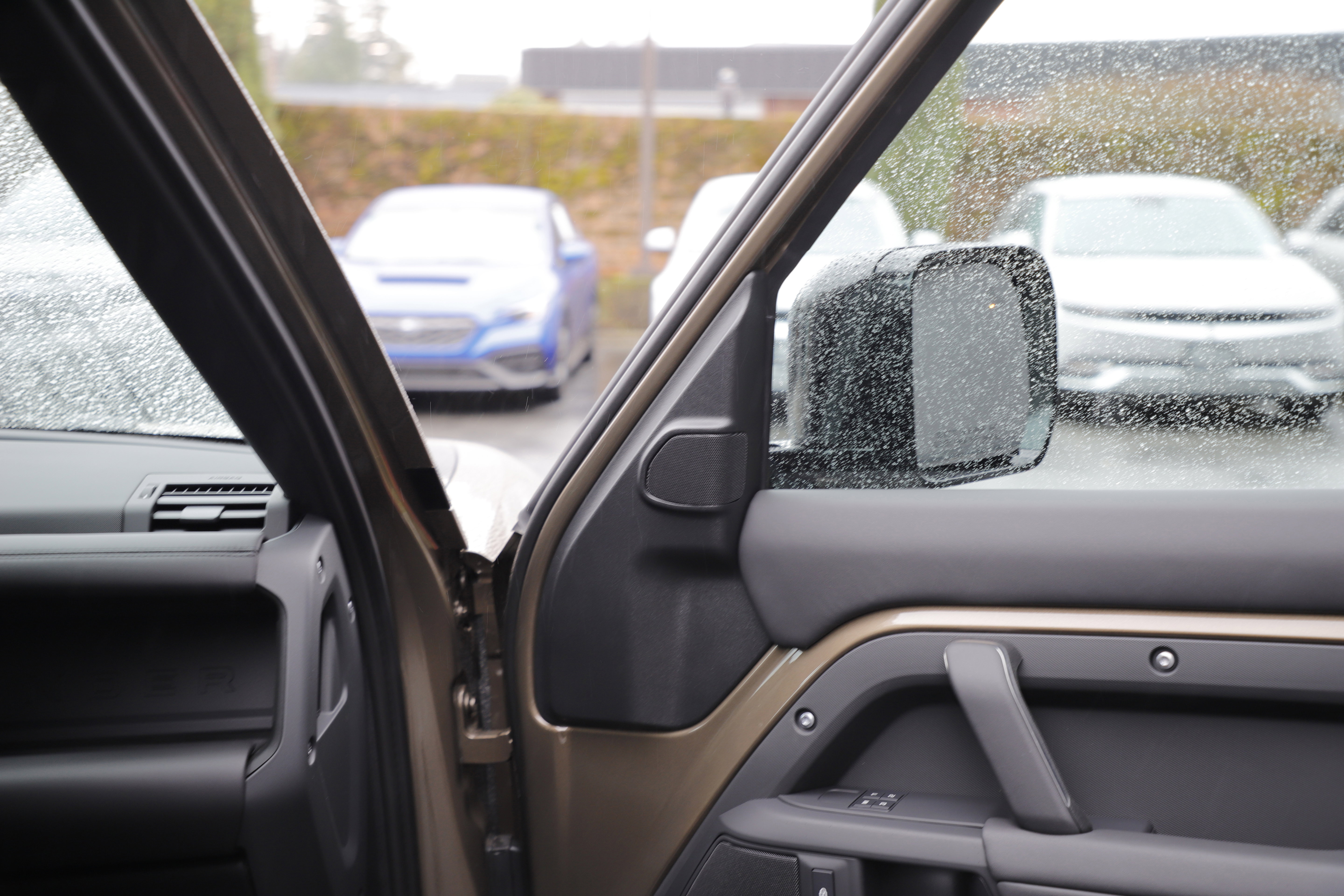 New 2026 Land Rover Defender 110 X-Dynamic SE image 8