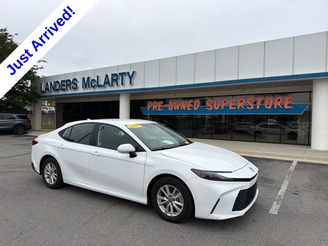 Used 2025 Toyota Camry LE FWD video 1