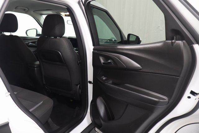 Used 2025 Chevrolet TrailBlazer LT AWD/4WD image 16