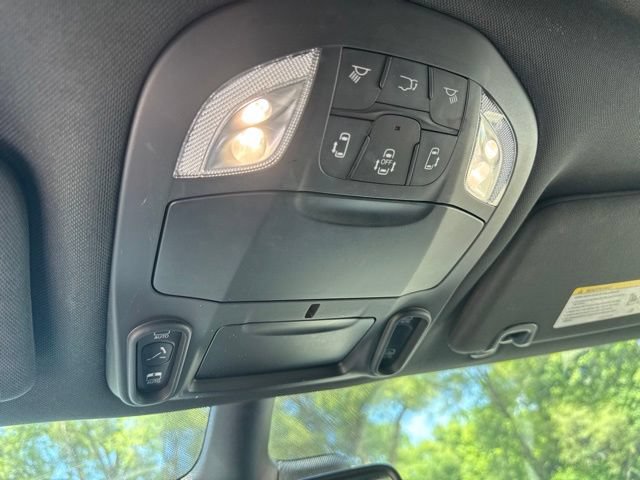 Used 2024 Chrysler Pacifica Premium FWD image 13