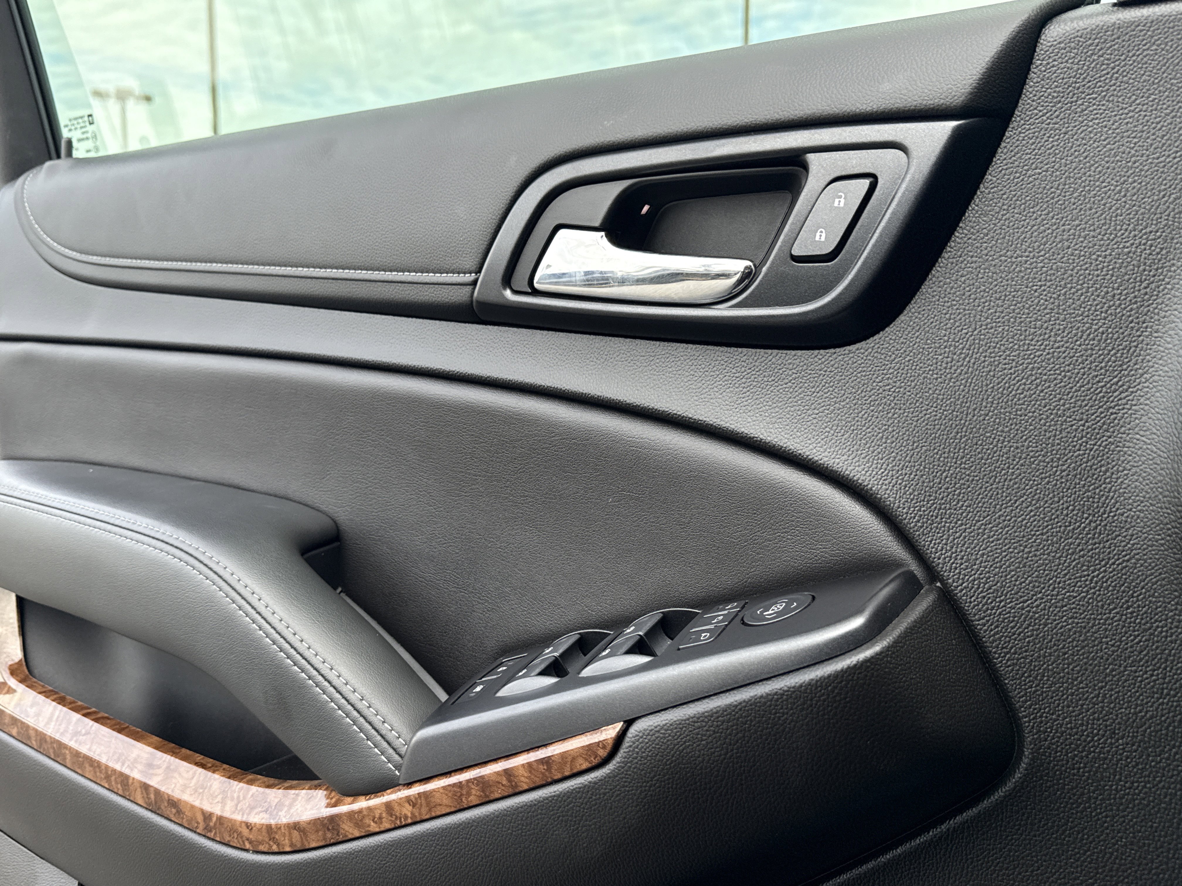 Used 2020 Chevrolet Tahoe Premier image 12