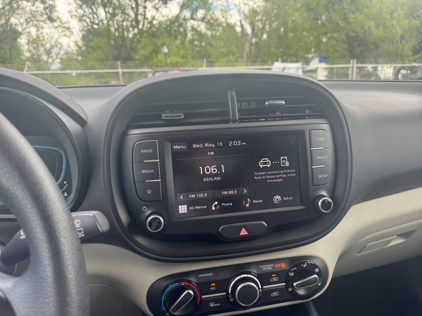 Used 2025 Kia Soul LX w/ LX Technology Package FWD image 20