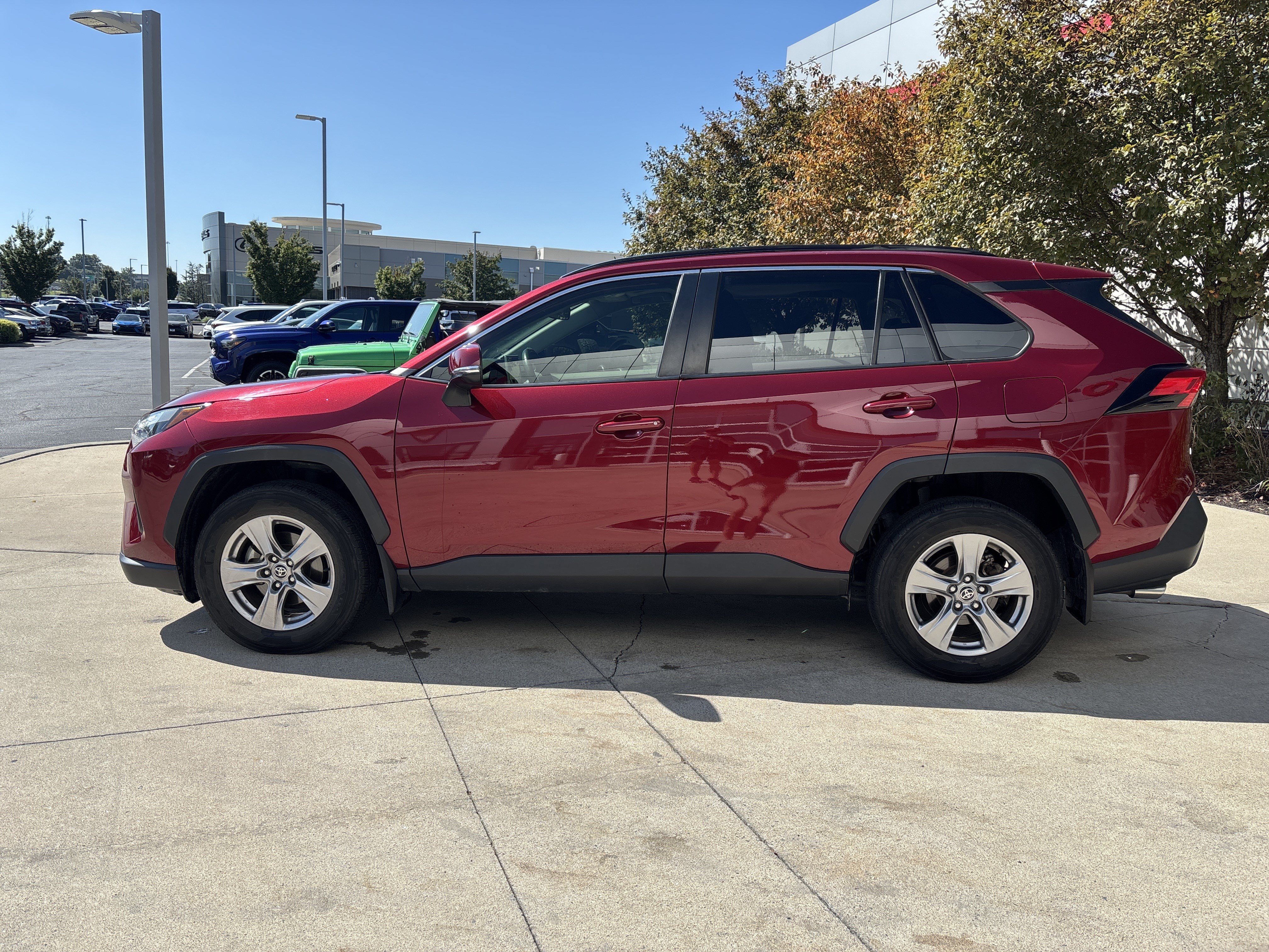 Used 2023 Toyota RAV4 XLE w/ Convenience Package AWD/4WD image 9
