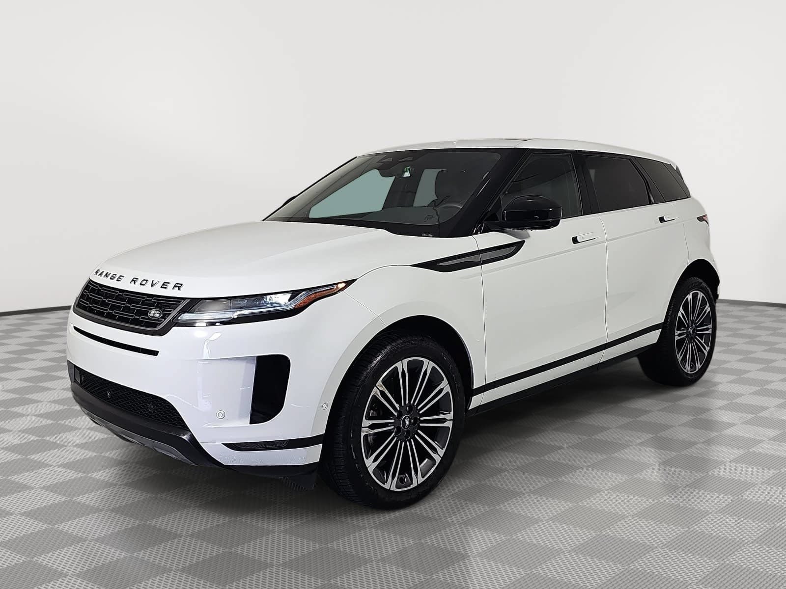 Used 2024 Land Rover Range Rover Evoque S AWD/4WD image 4