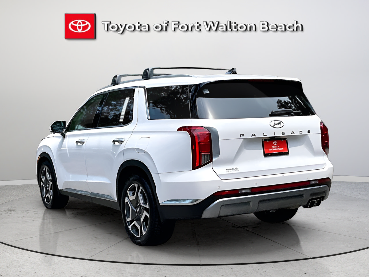 Used 2024 Hyundai Palisade Limited FWD image 4