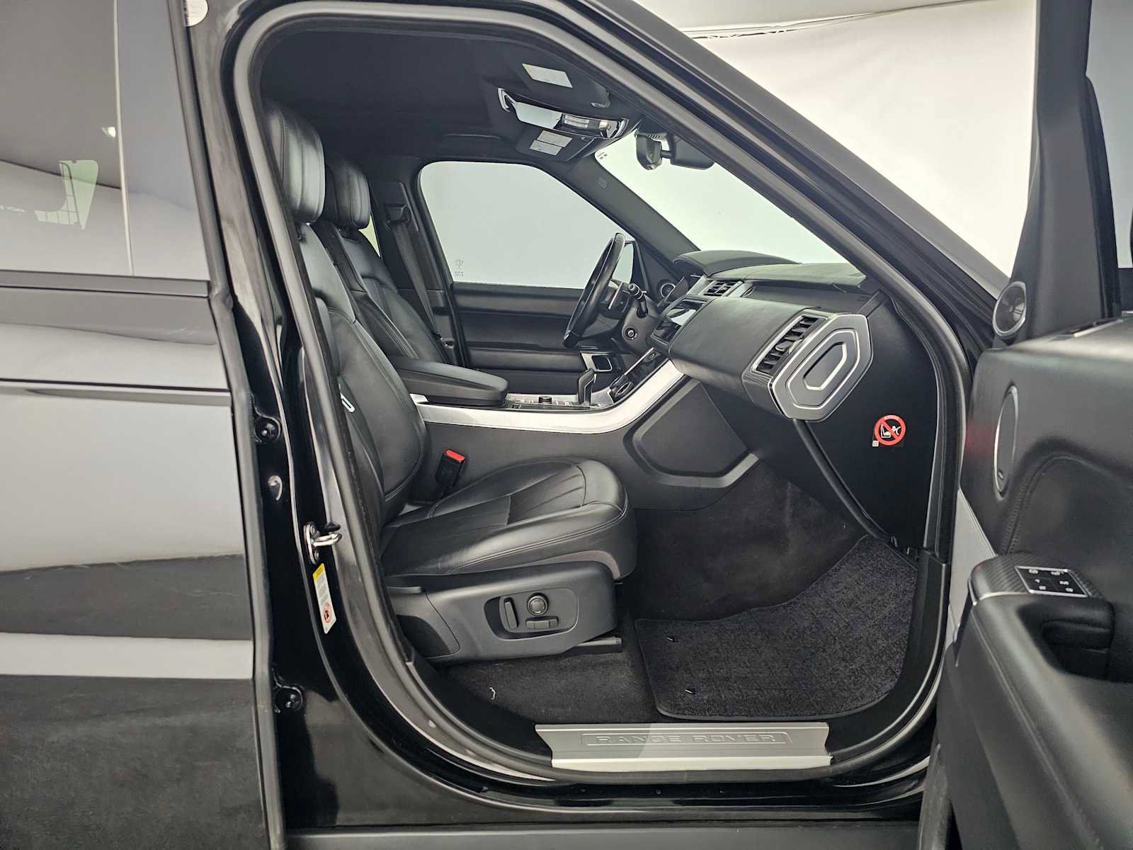 Used 2019 Land Rover Range Rover Sport Supercharged image 10