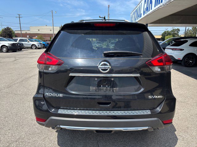 Used 2017 Nissan Rogue SV w/ Midnight Edition image 6