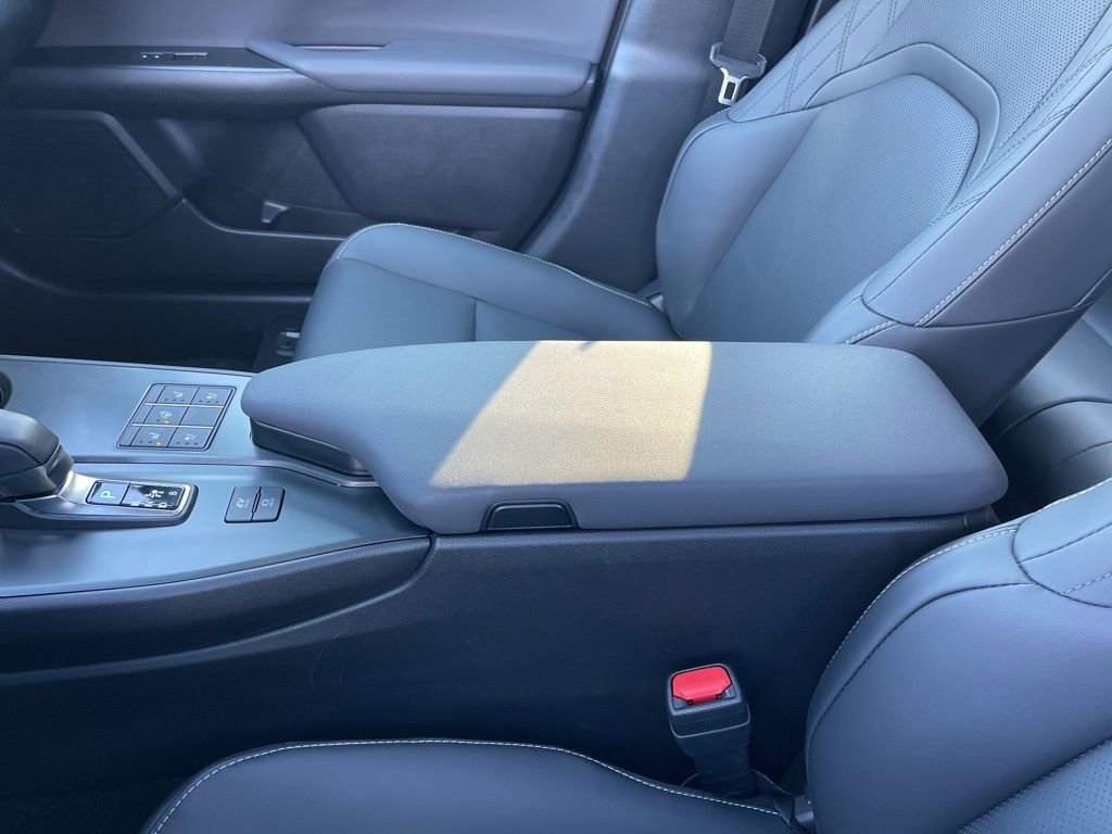 Used 2025 Lexus UX 300h AWD image 14