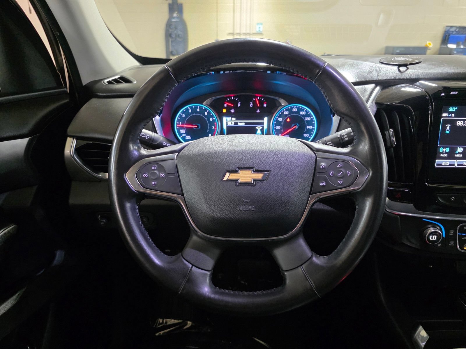 Used 2018 Chevrolet Traverse LT FWD image 30
