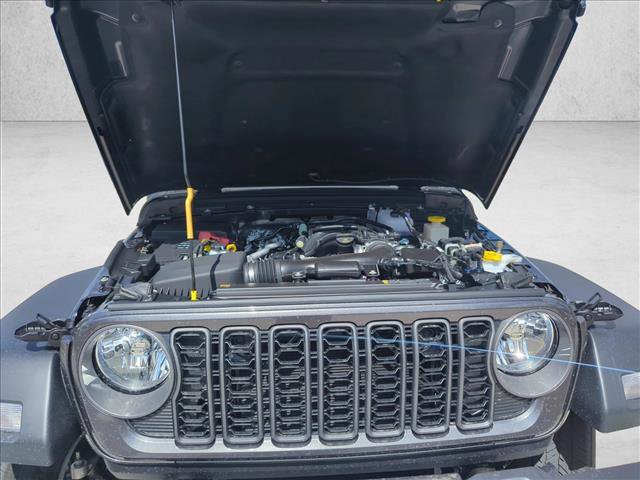Certified 2025 Jeep Gladiator Sport AWD/4WD image 19