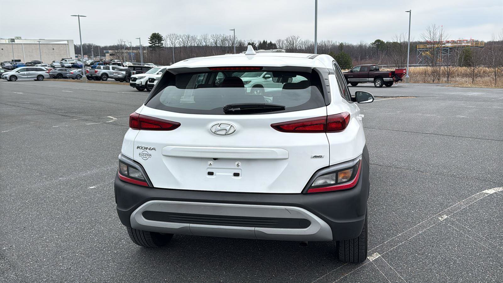 Used 2023 Hyundai Kona SE w/ Cargo Package image 7