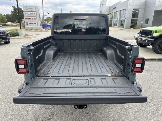 New 2025 Jeep Gladiator Willys image 10