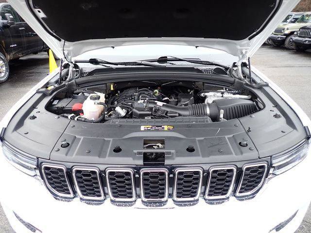Certified 2023 Jeep Grand Cherokee Limited AWD/4WD image 12