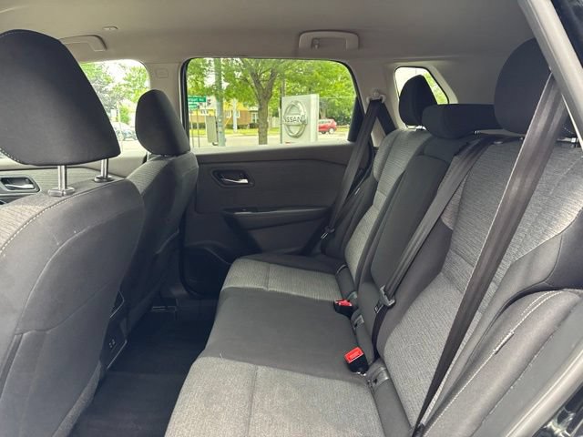 Used 2023 Nissan Rogue SV AWD/4WD image 18
