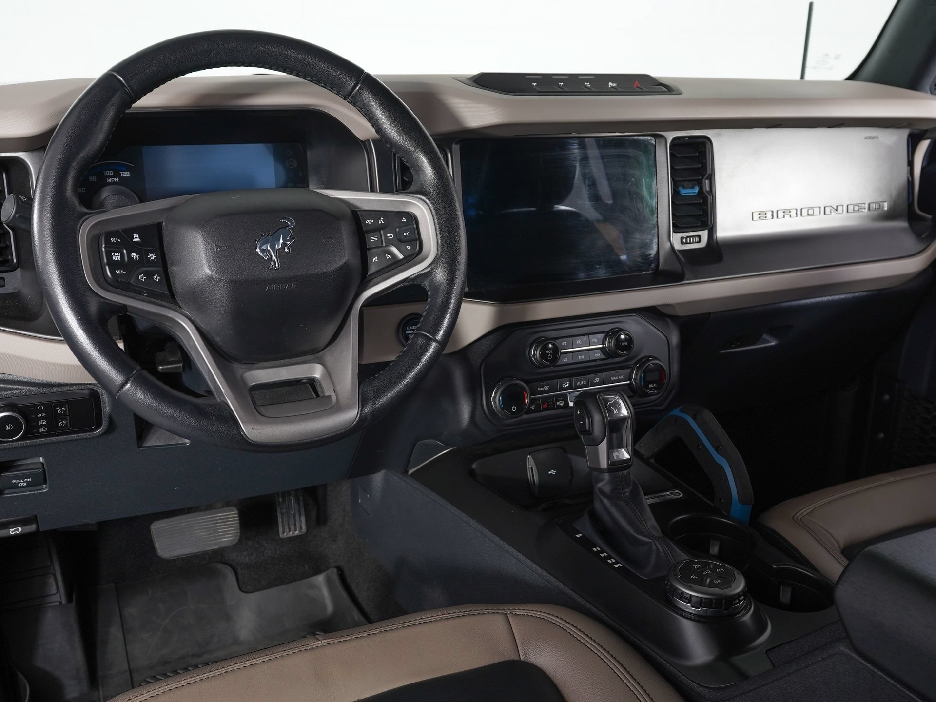Used 2023 Ford Bronco Wildtrak AWD/4WD image 15