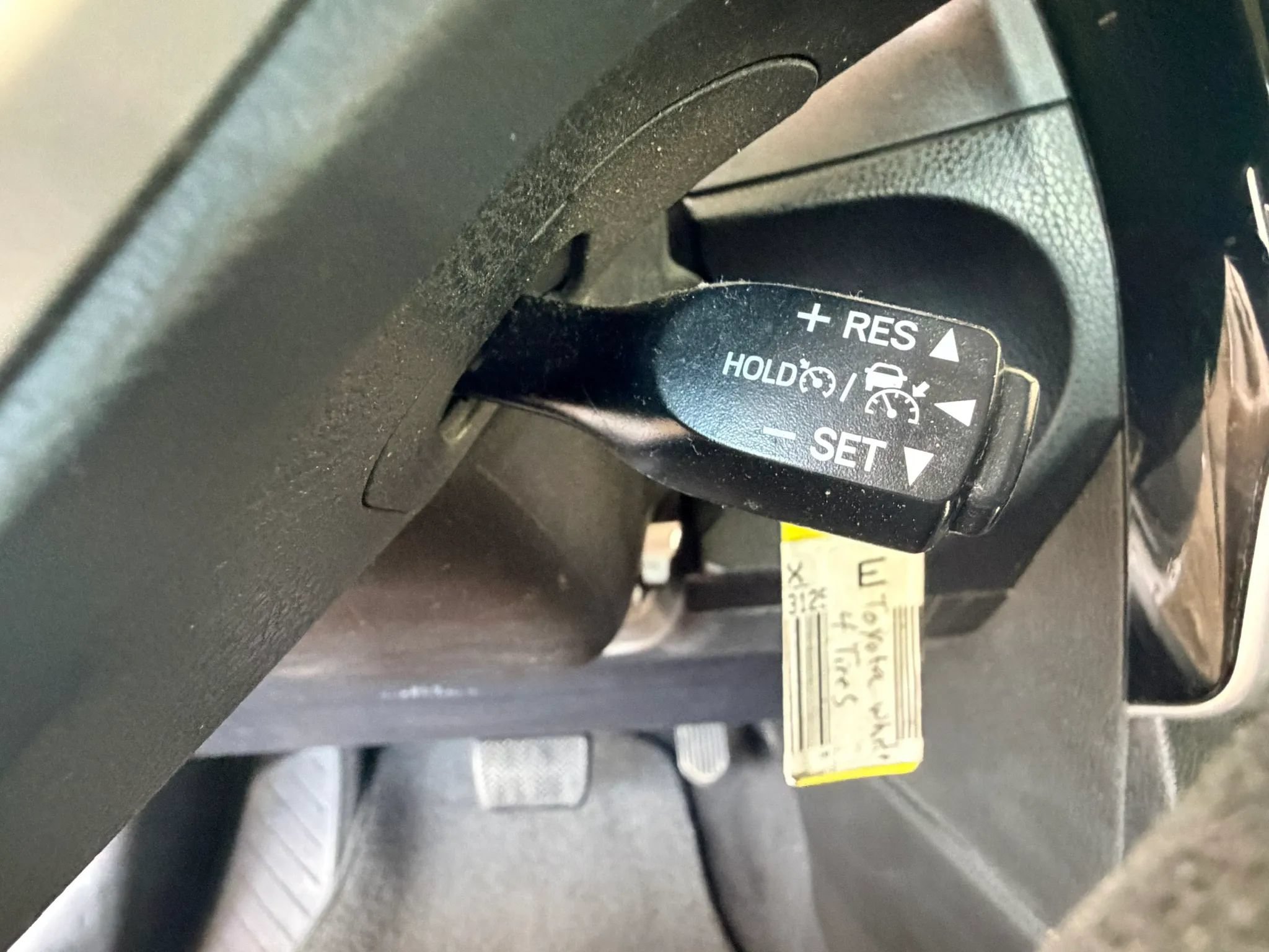 Used 2018 Toyota Corolla LE w/ Carpet Mat Package (TMS) FWD image 17