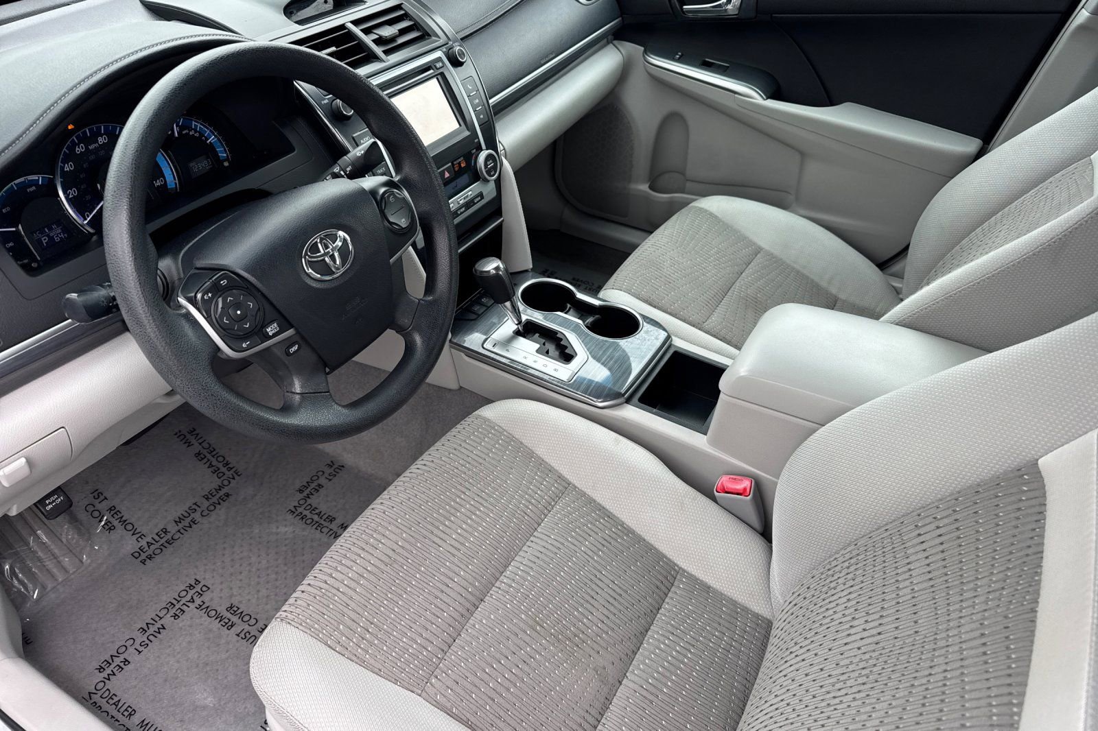 Used 2014 Toyota Camry LE FWD image 11