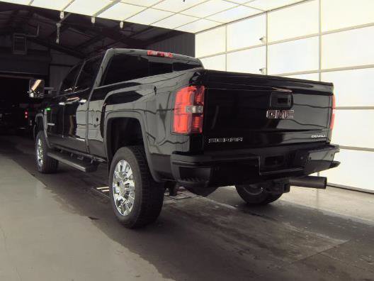 Used 2017 GMC Sierra 2500 Denali w/ Duramax Plus Package image 7