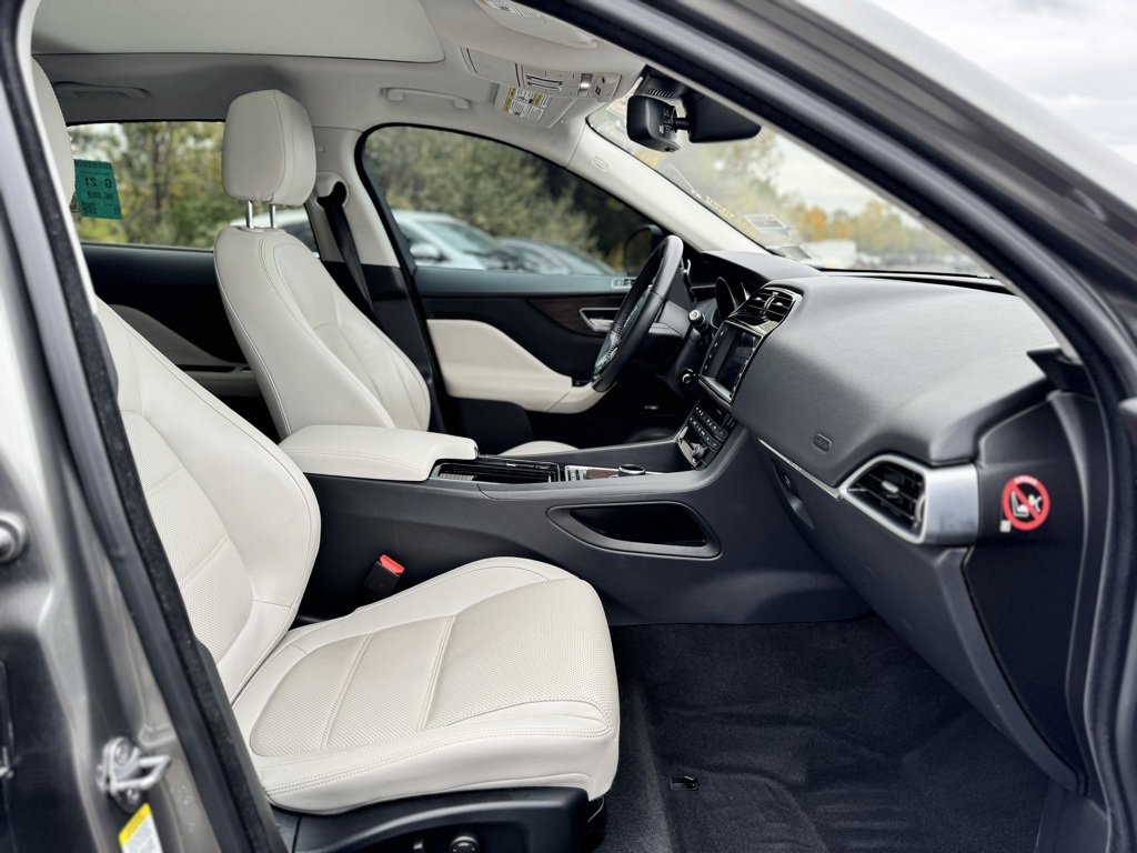 Used 2018 Jaguar F-PACE Prestige image 10