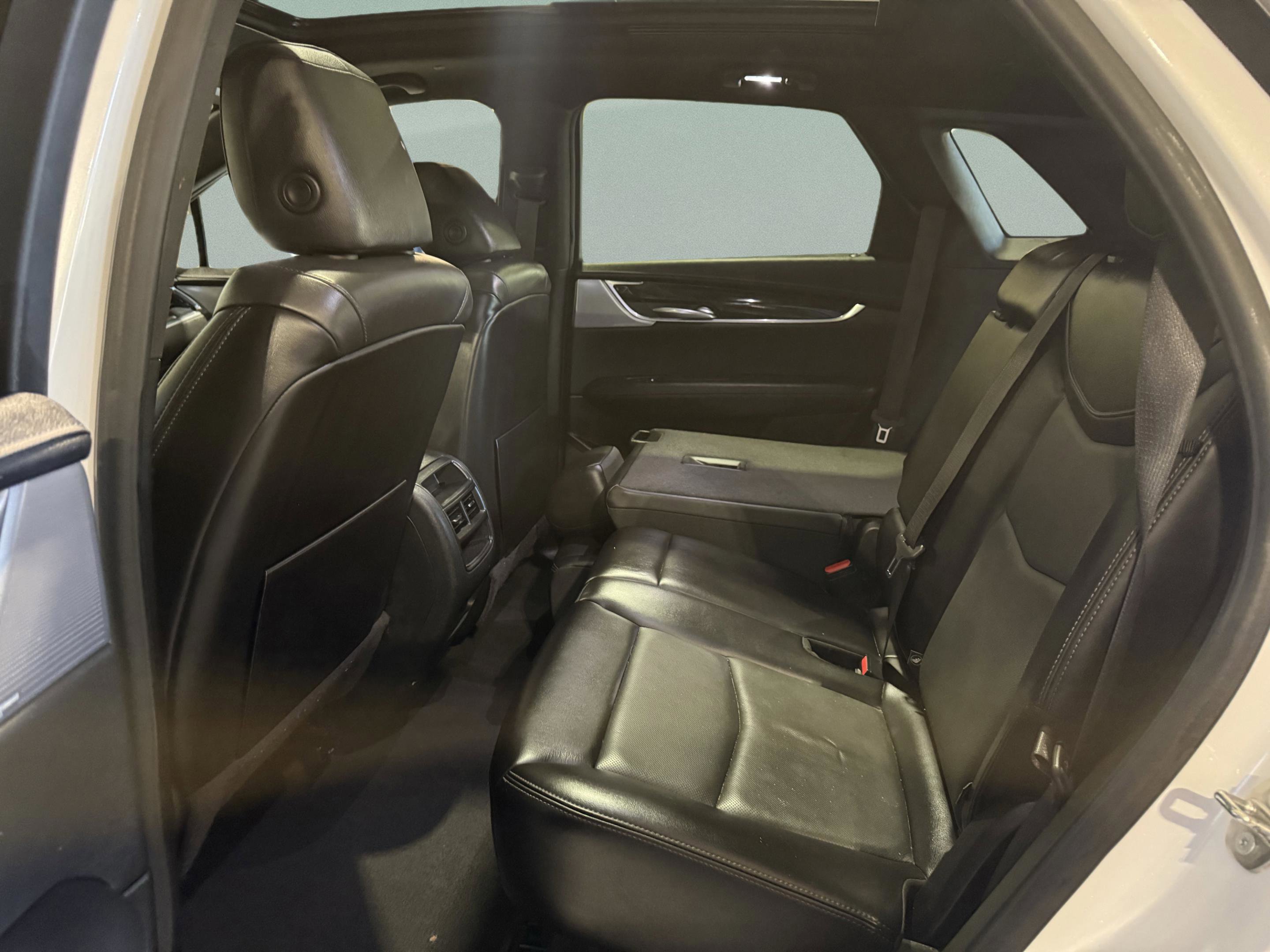 Used 2024 Cadillac XT5 Premium Luxury image 32