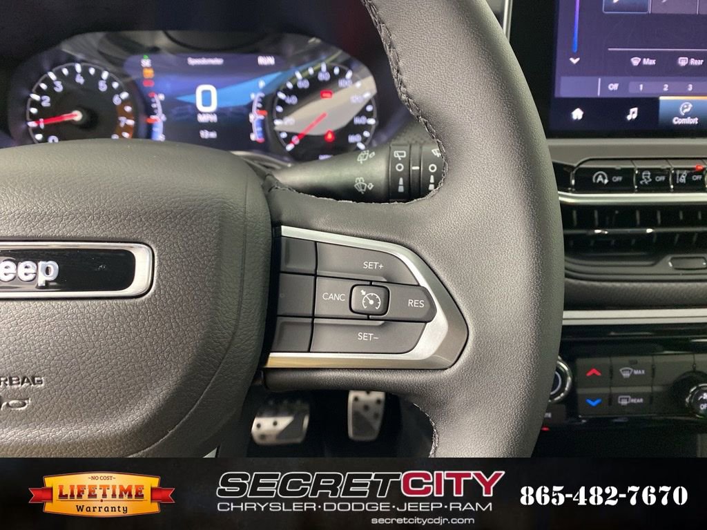 New 2026 Jeep Compass Latitude image 17