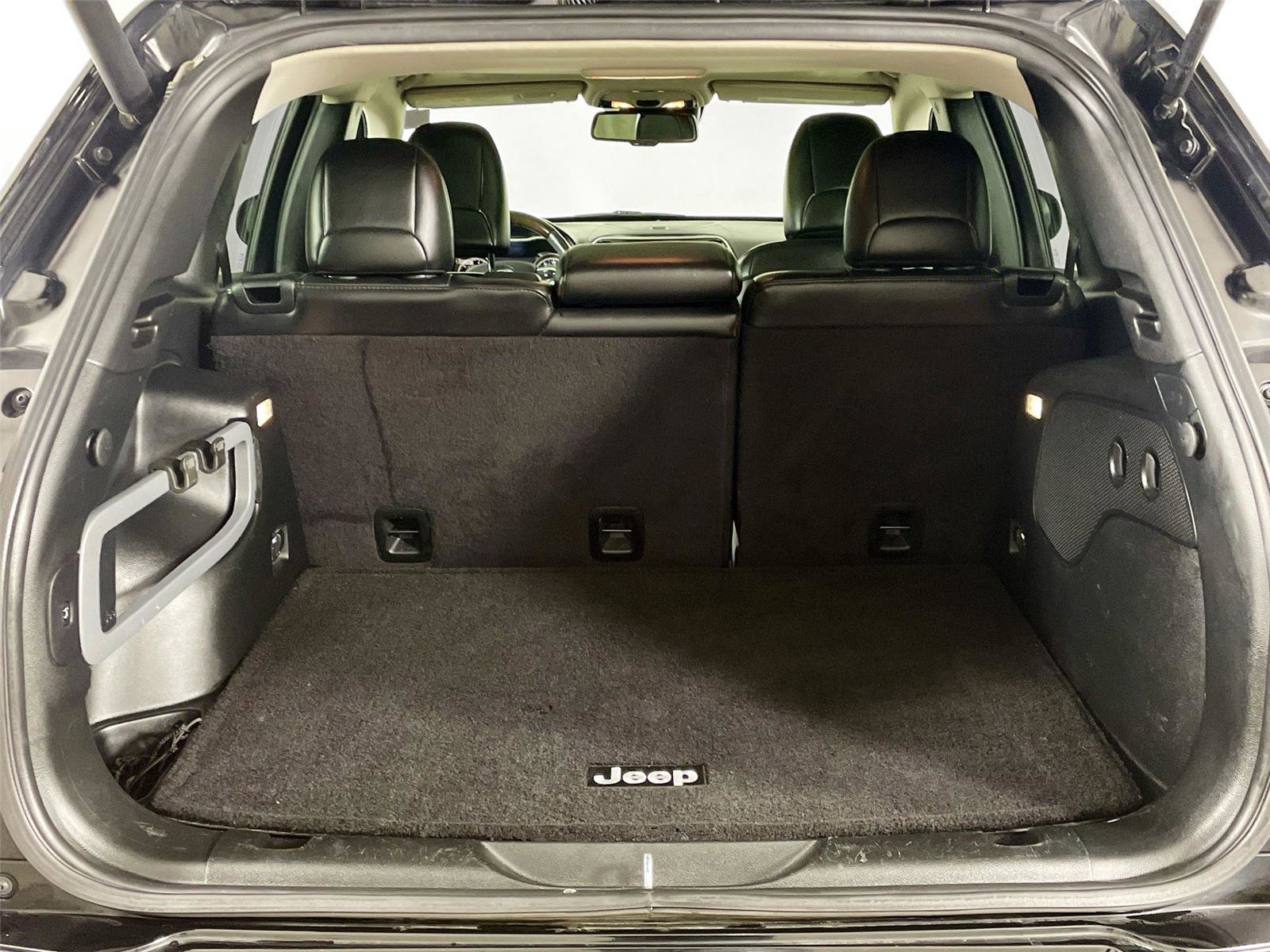 Used 2017 Jeep Cherokee Overland w/ Technology Group image 26