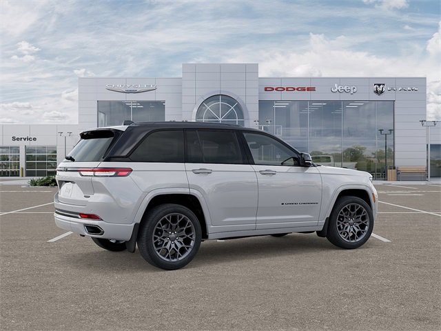 New 2025 Jeep Grand Cherokee Summit image 4