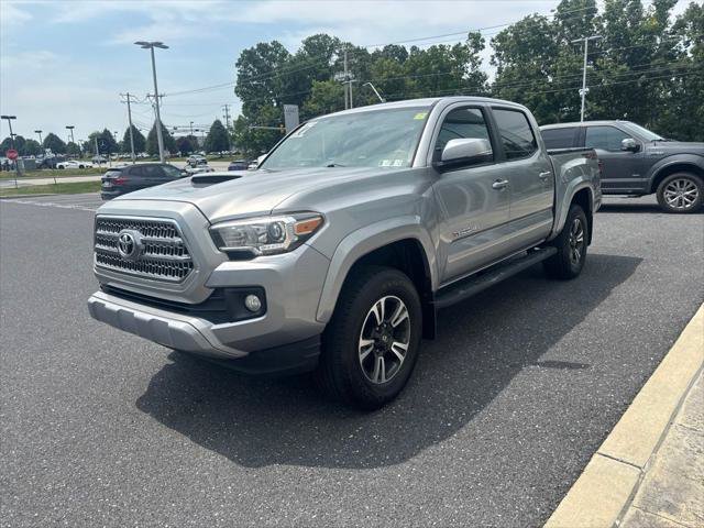 Used 2017 Toyota Tacoma TRD Sport w/ Tow Package (A/T) AWD/4WD image 11