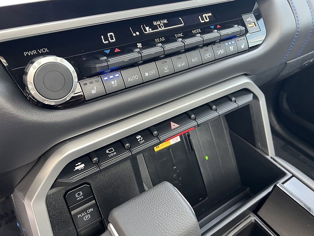 Used 2024 Toyota Sequoia Platinum image 19