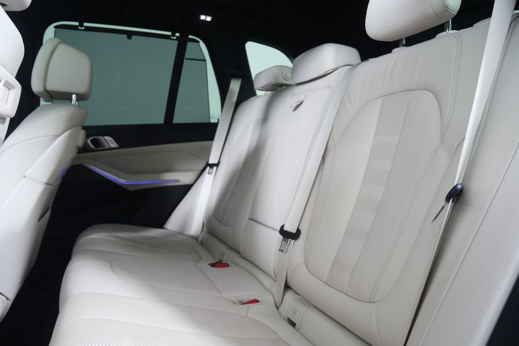 Used 2022 BMW X5 xDrive40i w/ M Sport Package image 15